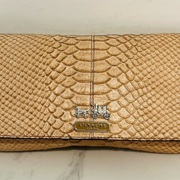 Coach Tan Leather Snake Embossed Shoulder Bag can convert to wristlet - Picture 7 of 12